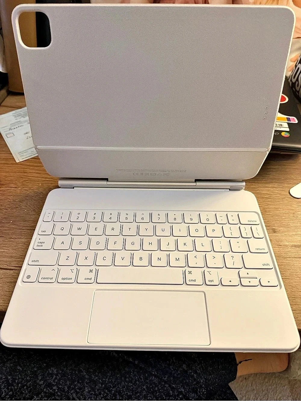 Apple Magic Keyboard for iPad Pro 11-inch / iPad Air White Model A2261 EMC 3532